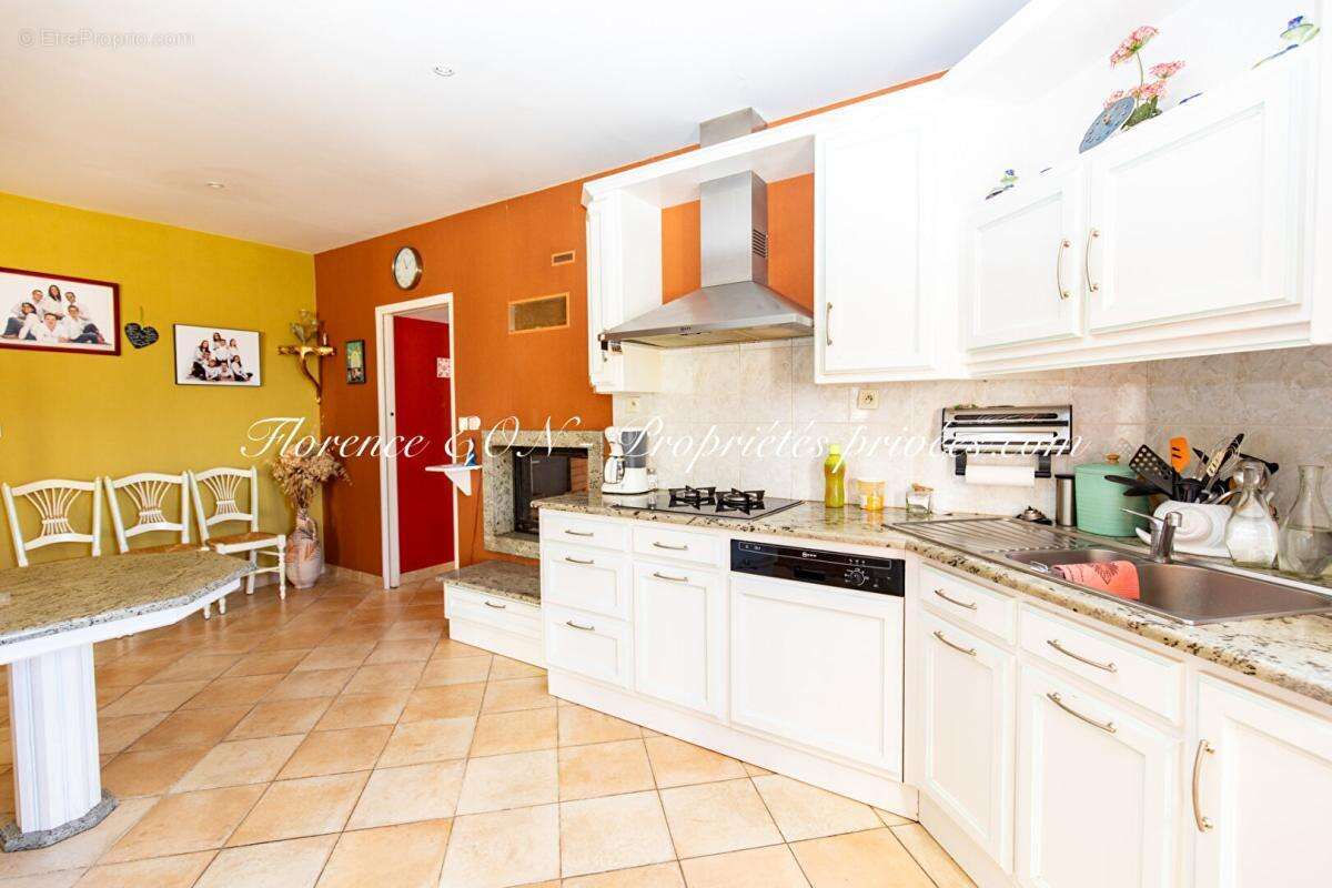 Maison à ARGENTRE-DU-PLESSIS