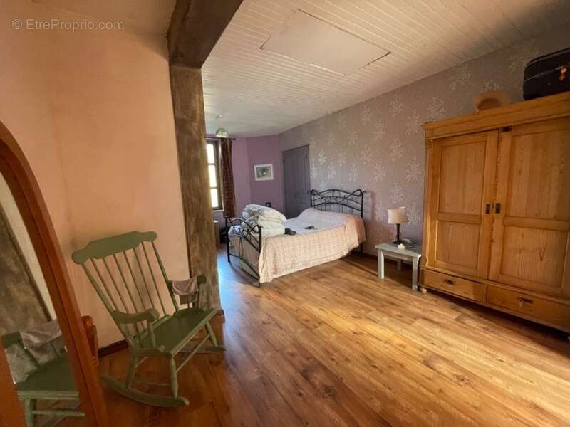 Maison à LA CELLE-DUNOISE