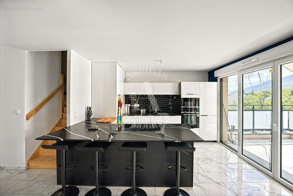 Appartement 130 m² à Crozet  - photo 2