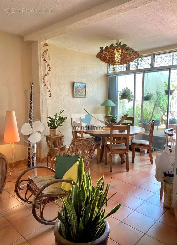 Appartement à POINTE-A-PITRE