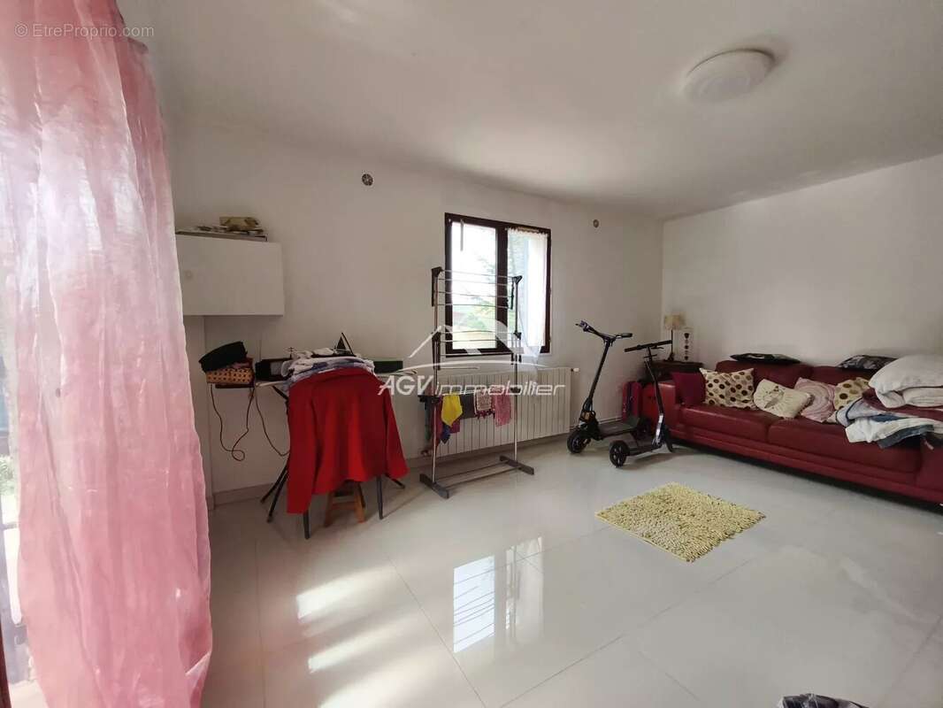 Maison à SAINT-MARTIN-DE-VALGALGUES