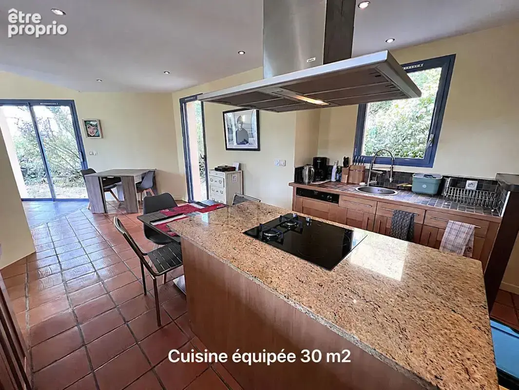 LE BOIS D'OINGT. Villa d'architecte 6 pièces 175 m2  sur terrain de 1214m2 - photo 11