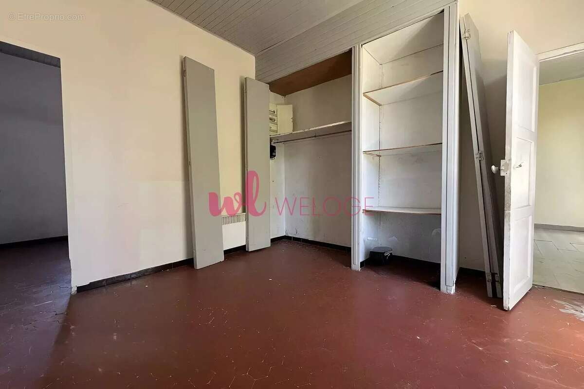 Appartement à MARSEILLE-3E