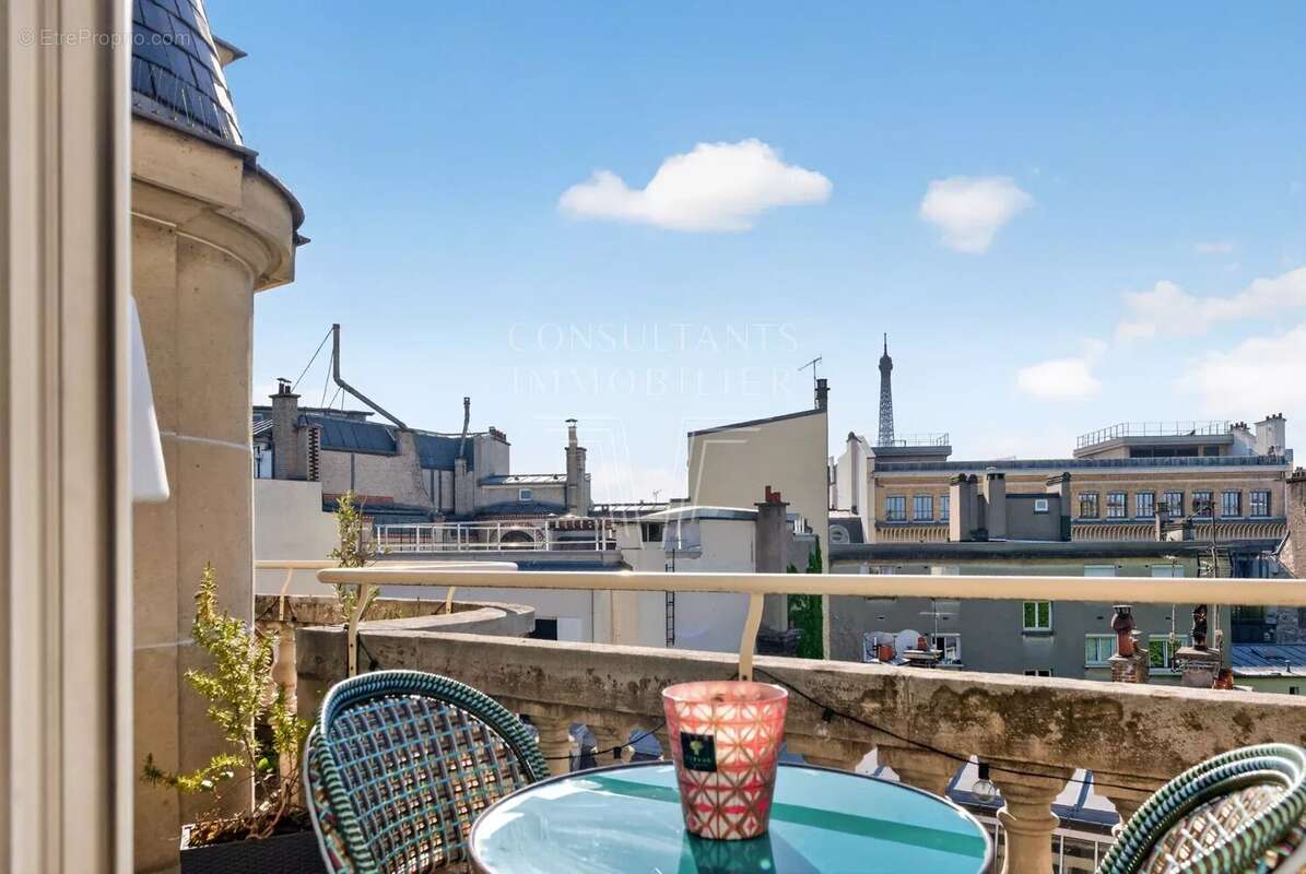 Appartement à PARIS-16E