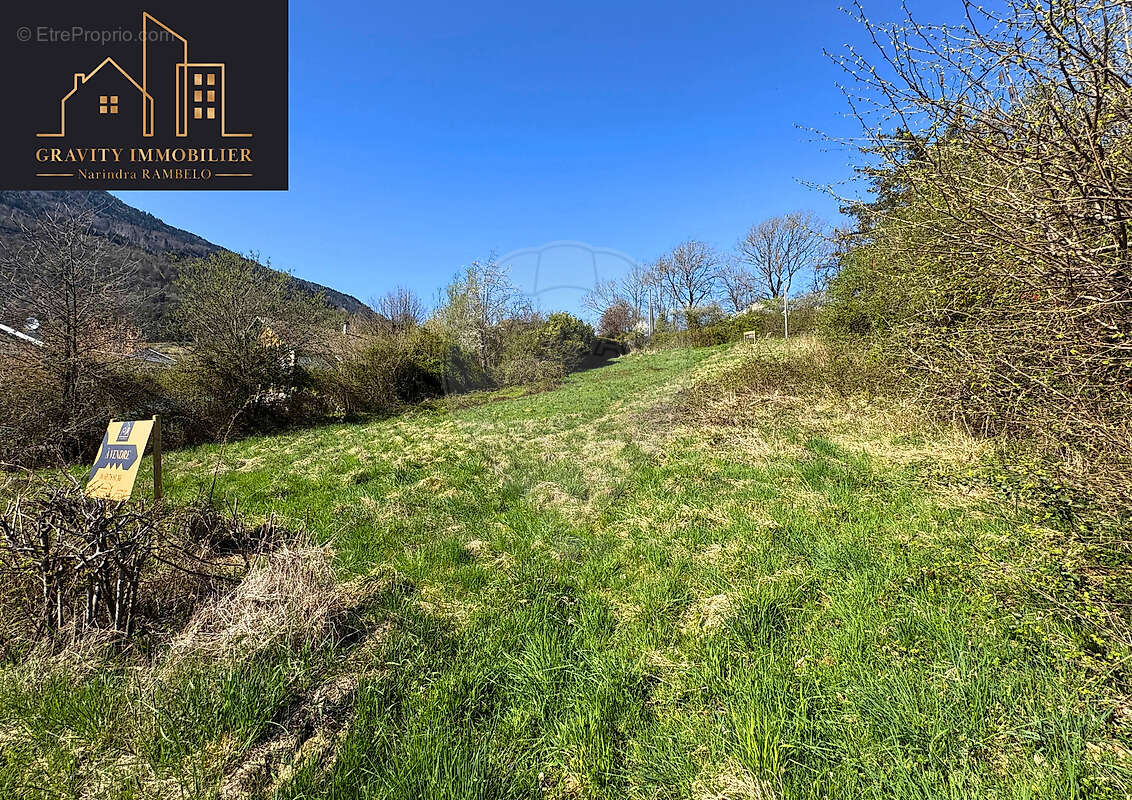 Terrain à MARIGNIER