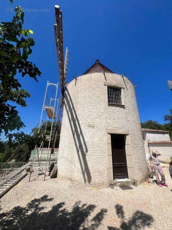 Maison à ALLEGRE-LES-FUMADES