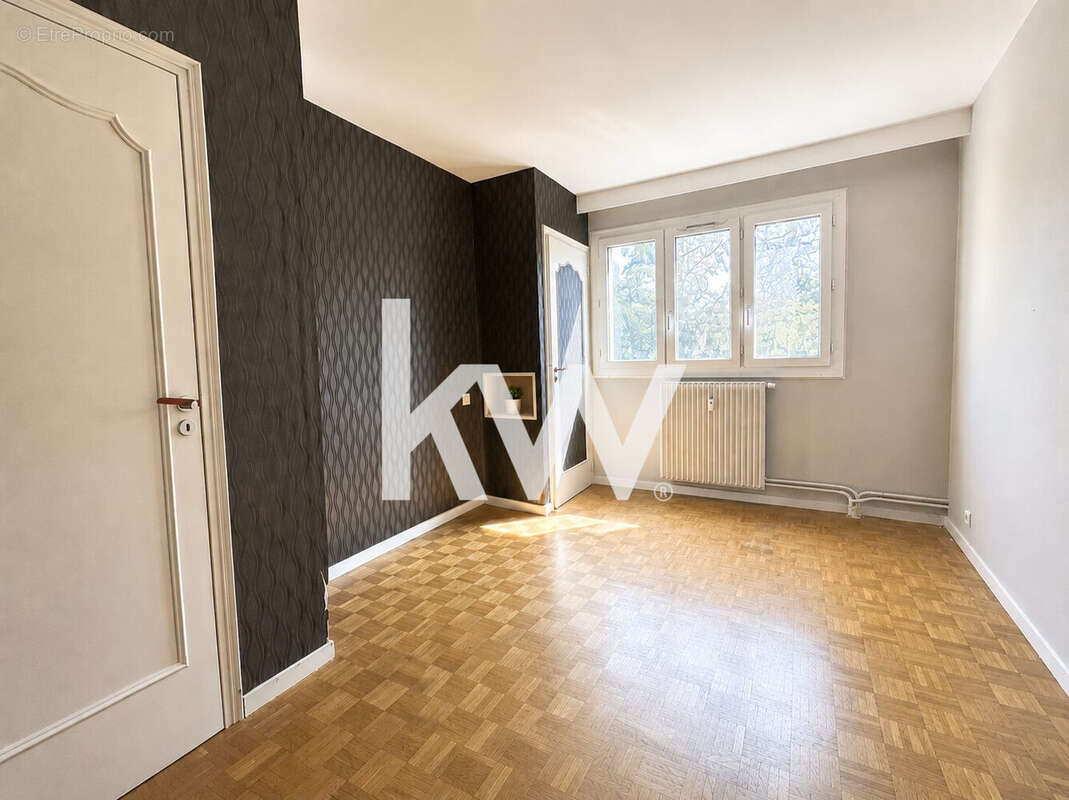 Appartement 74 m² à Saint-Etienne  - photo 7