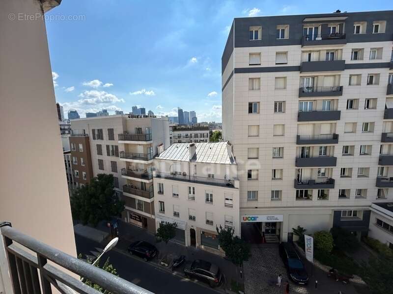 Appartement à COURBEVOIE