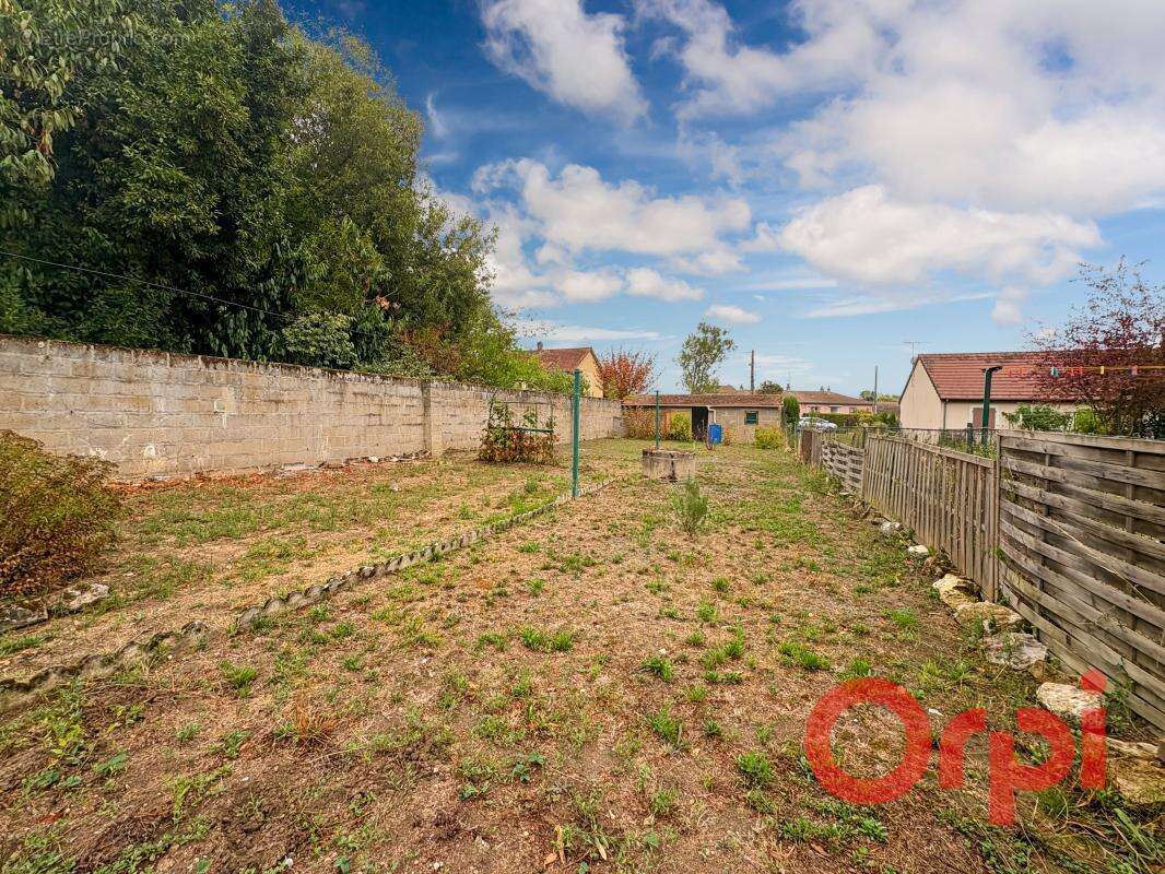 Maison à SAINT-AMAND-MONTROND