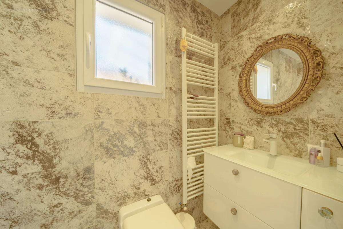 Maison à LA VALETTE-DU-VAR