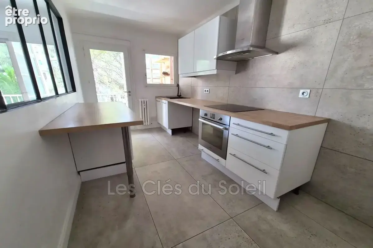 Appartement 4 pièces 71 m² à vendre à Toulon (83000) - photo 3