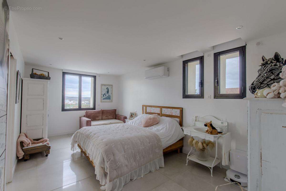 Maison à FOLLAINVILLE-DENNEMONT