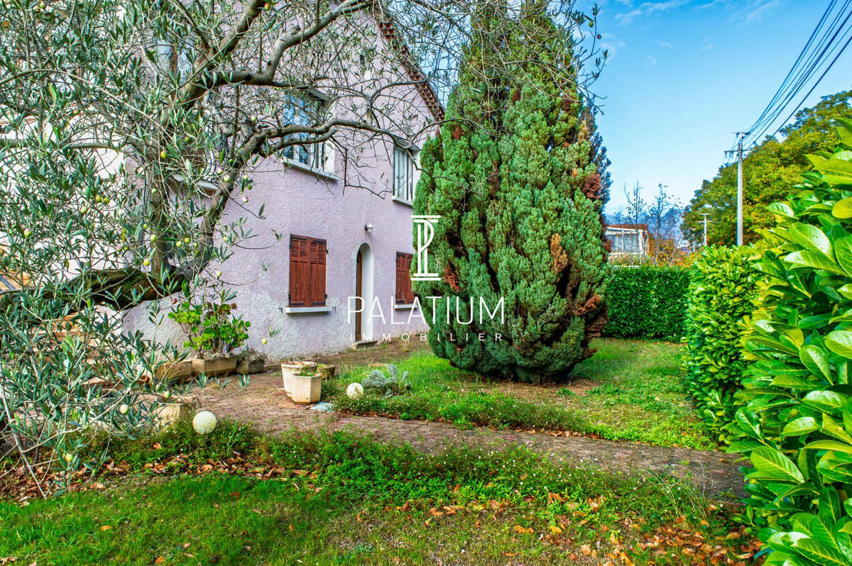 Maison à CHATEAU-ARNOUX-SAINT-AUBAN