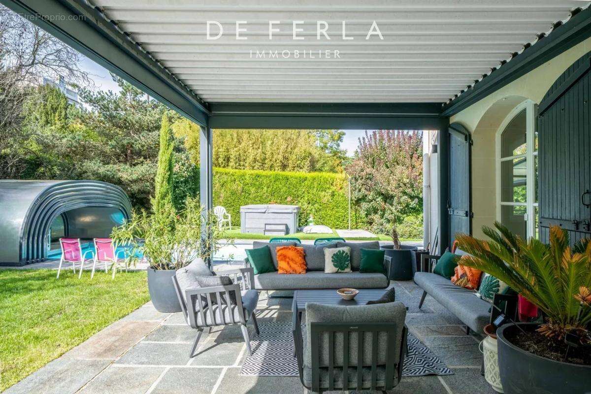 Garches - Villa d'exception 370m2 - Golf de Saint-Cloud - photo 9