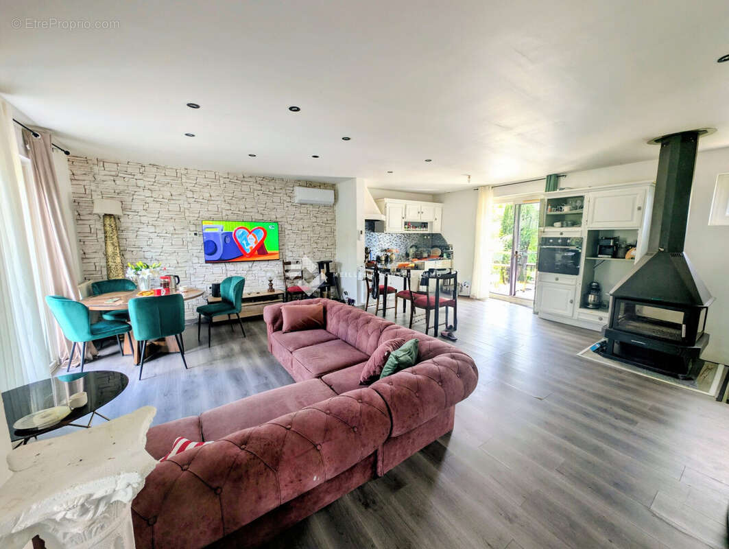 Maison 171 m² à Buxerolles  - photo 2