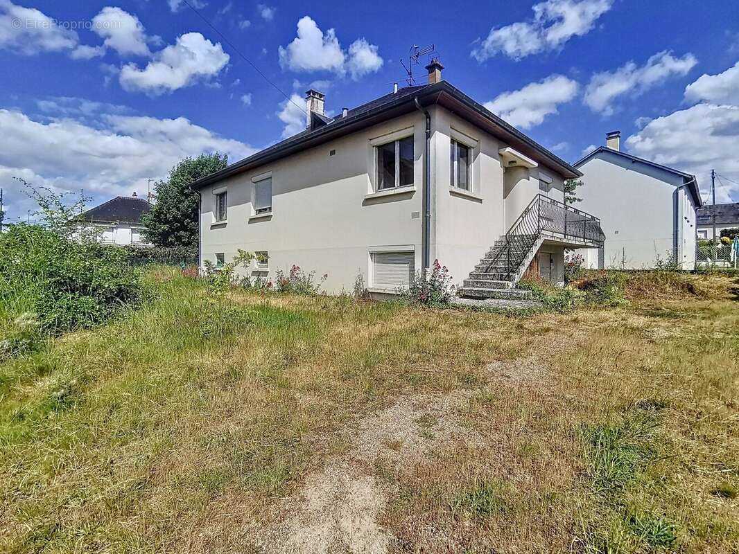 Maison à LA CHAUSSEE-SAINT-VICTOR