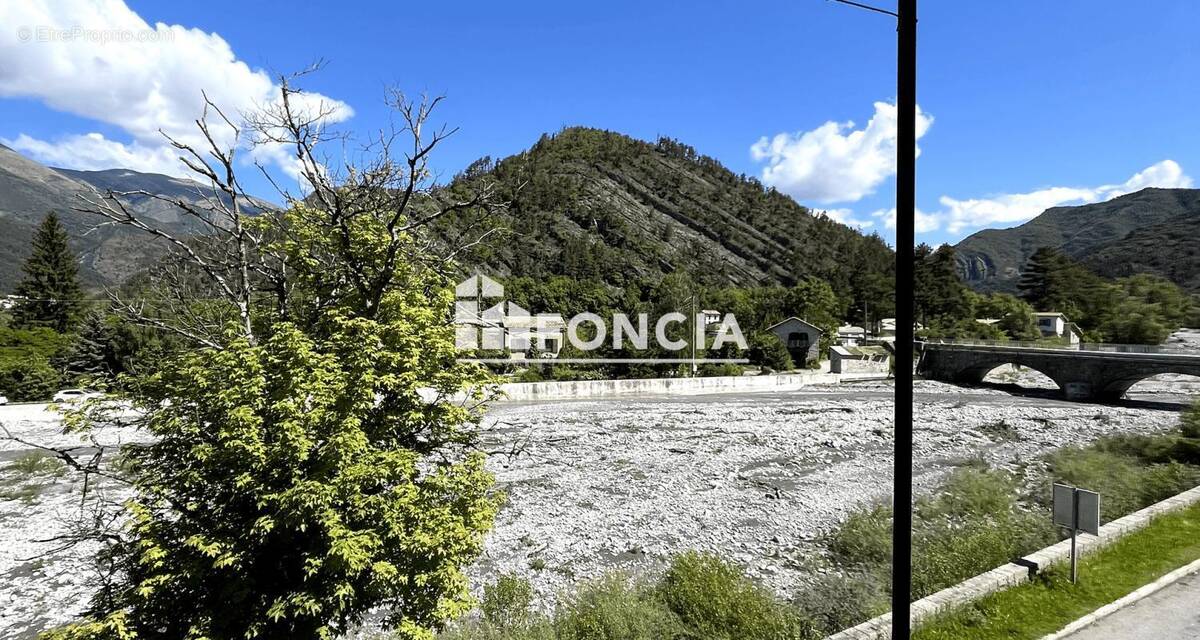 Appartement à LA JAVIE