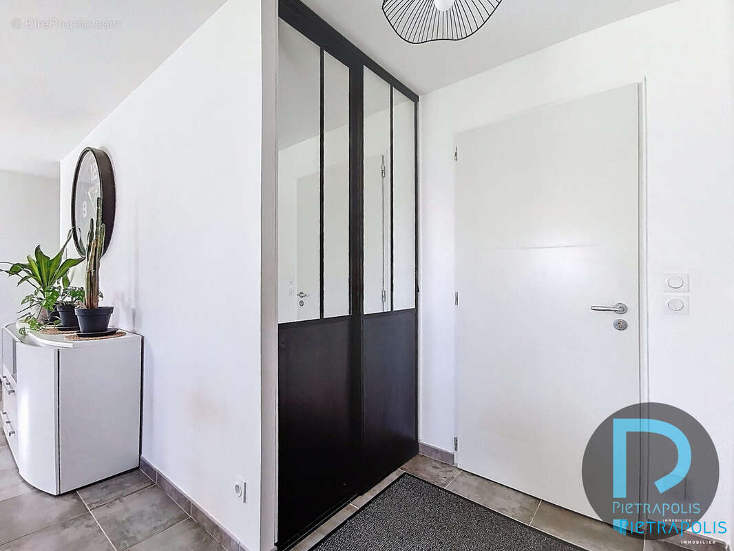 Maison à CRUZILLES-LES-MEPILLAT