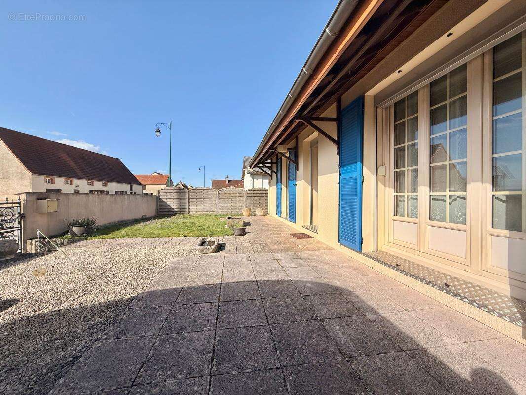 Maison à VAROIS-ET-CHAIGNOT