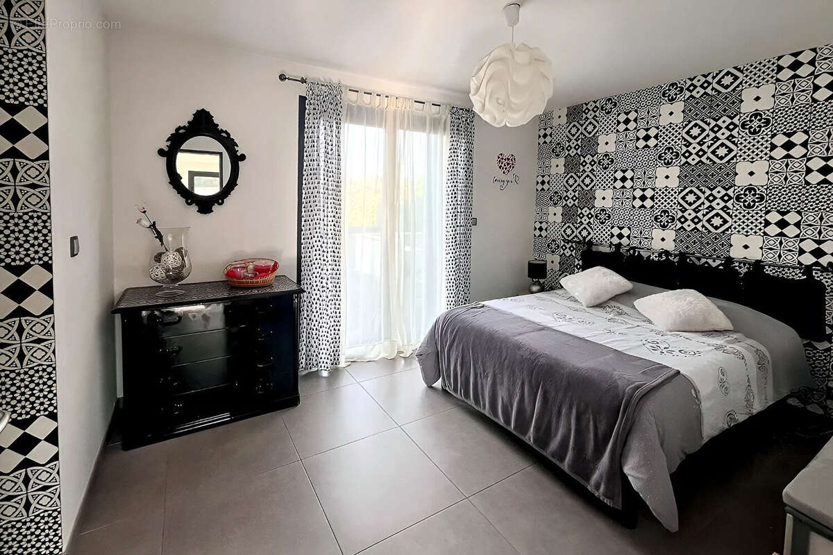 Maison à SAINTE-SOULLE