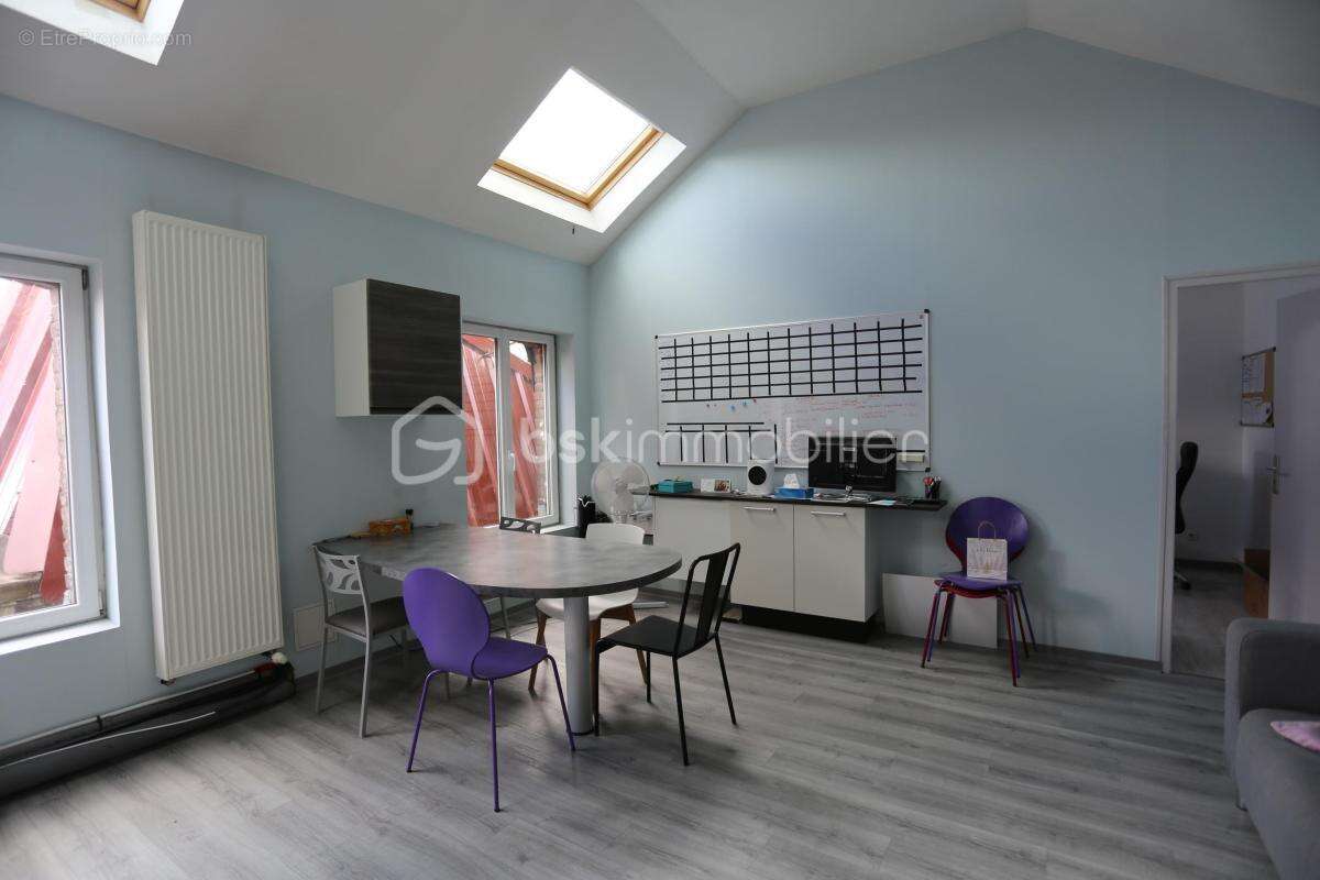 Bel immeuble mixte, commerce au rez de chaussée, un T2 et un T3 à l'étage - photo 4