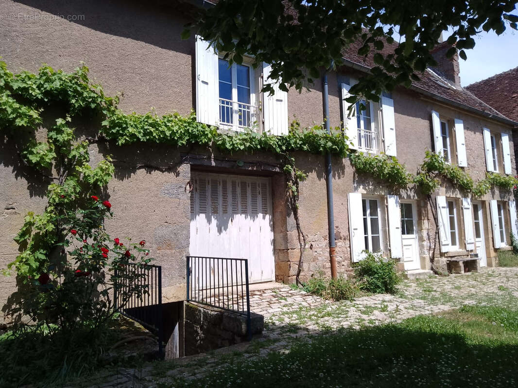 Maison à SAINT-REVERIEN
