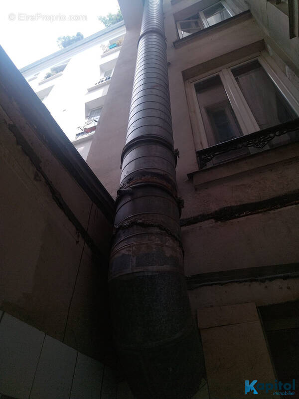 Autre à PARIS-9E