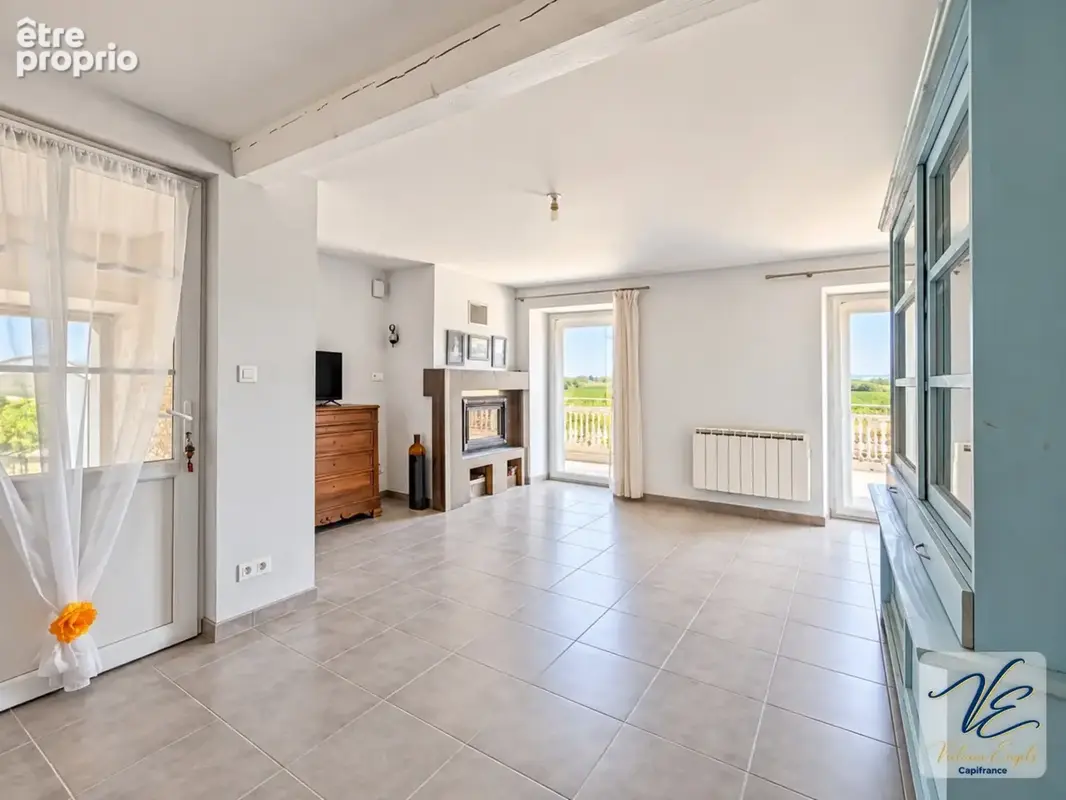 Maison de caractère – 6 chambres, ascenseur, terrasse et vue sur les vignes – villedaigne - photo 3