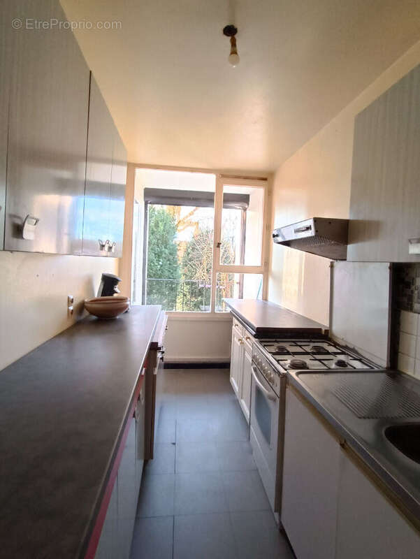 Appartement à LES CLAYES-SOUS-BOIS