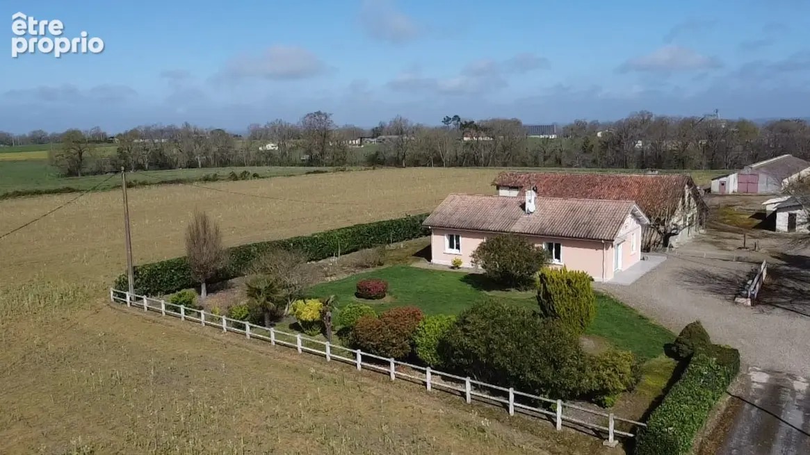 Ancien corps de ferme isolé, près de 1,5 hectare et un potentiel exceptionnel ! - photo 1