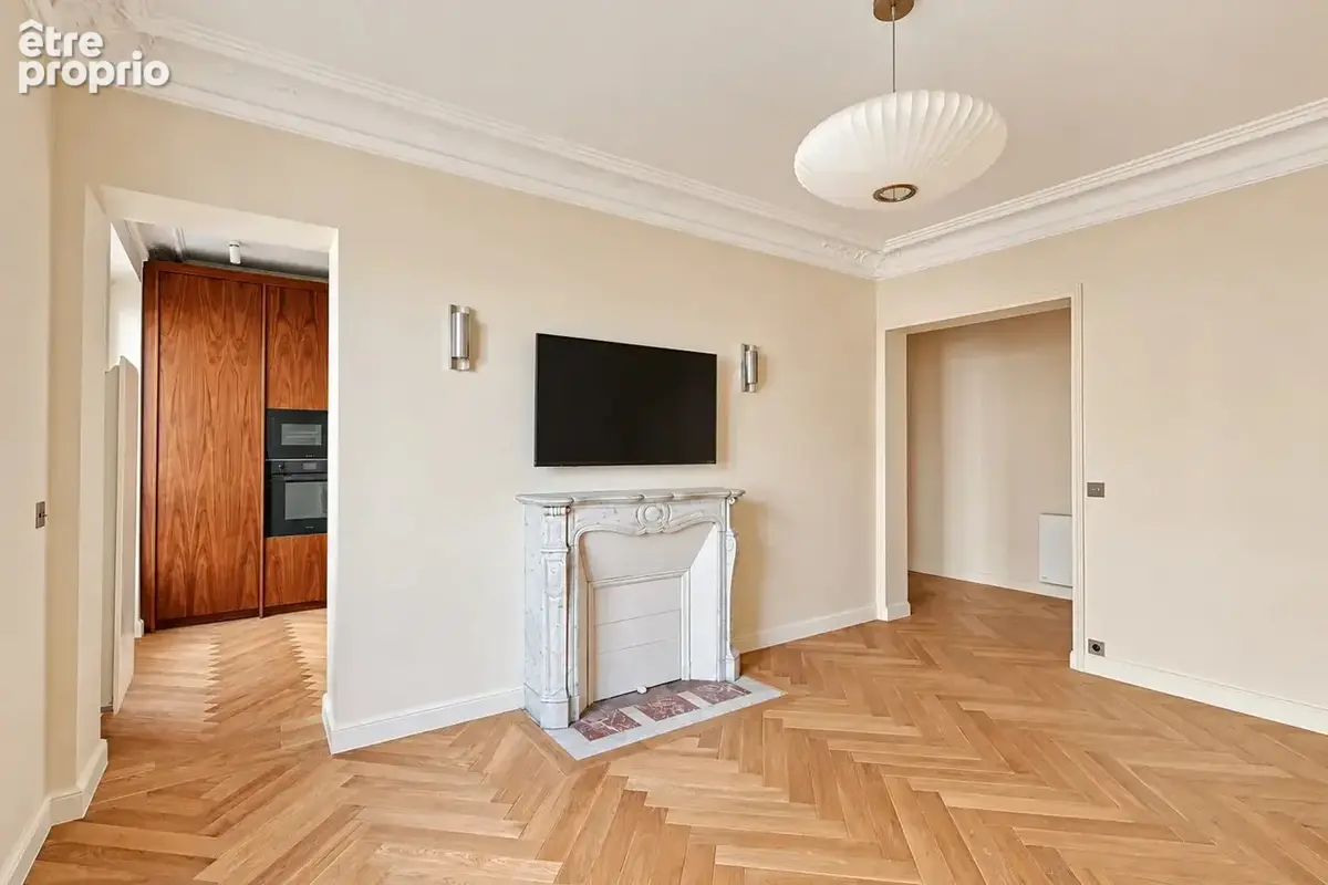 Paris 9e – Rochechouart / Rue Milton – Appartement rénové – 3 chambres - photo 3