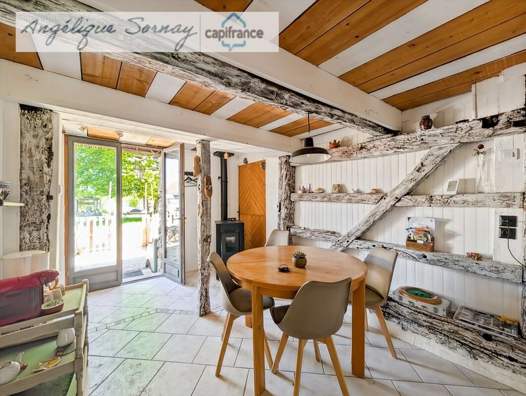 longère avec dépendances sur 3 115 m² – Francheville 39230 - photo 28