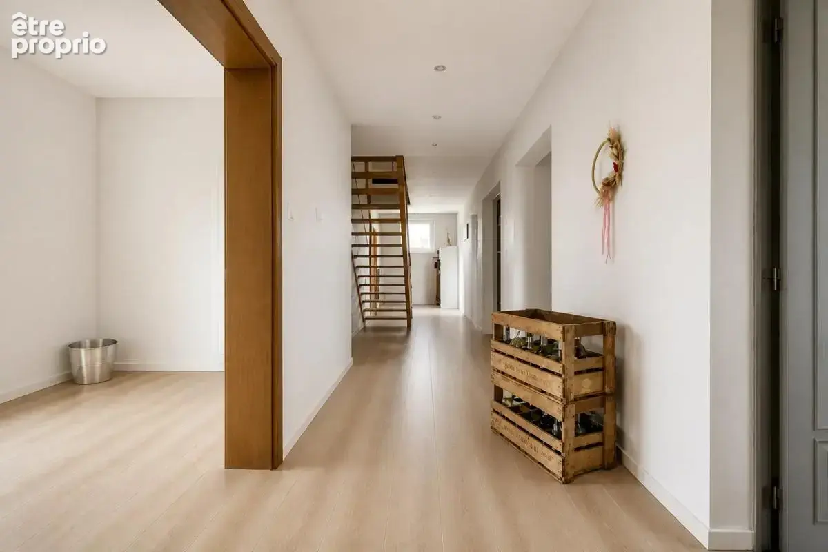 Maison de 11 pièces de 226 m² à Arpenans - photo 13