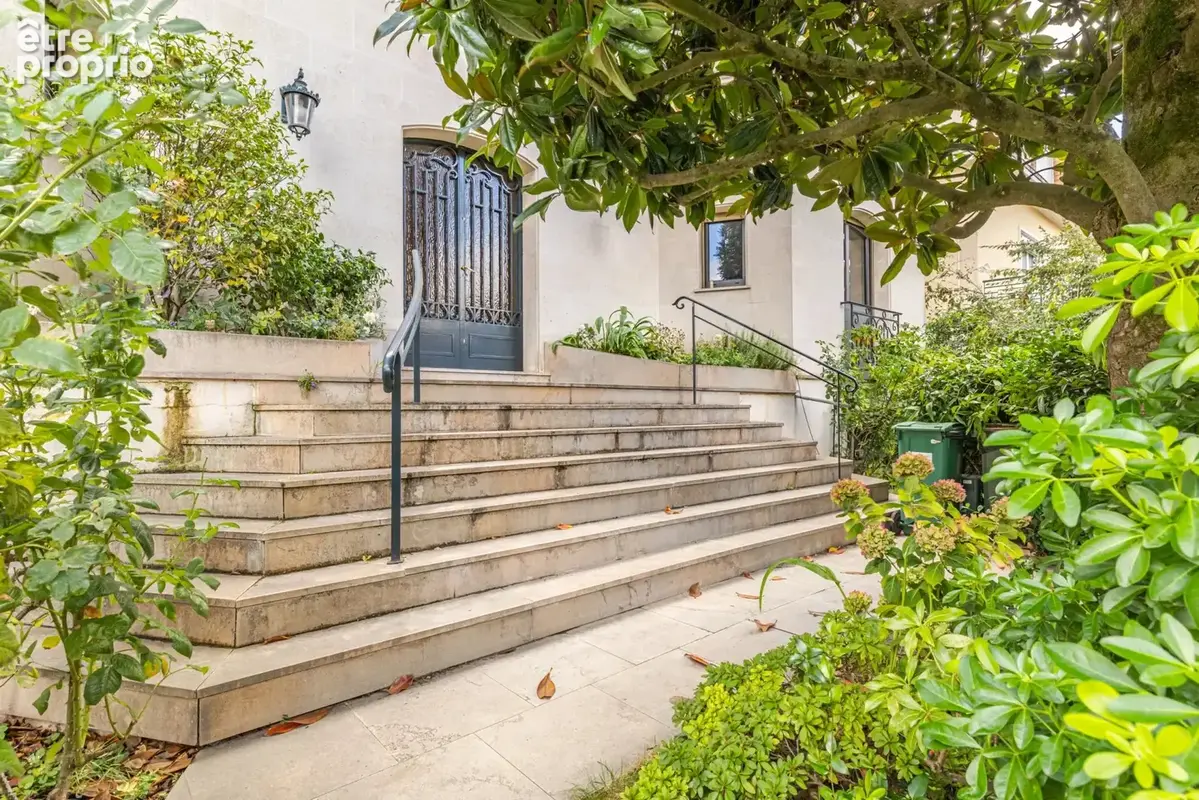 Maison de caractère en pierre de taille avec jardin - 7 pièces - photo 5