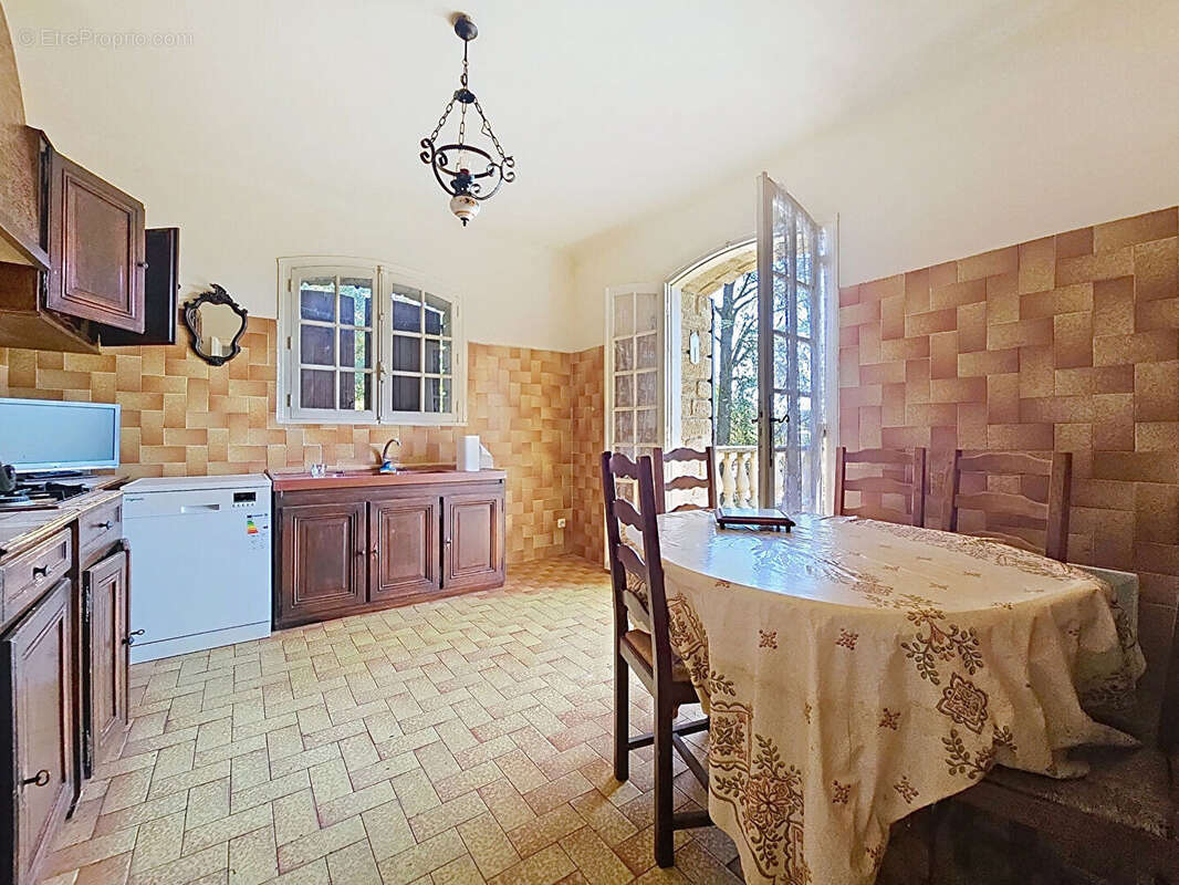 Maison de caractère 8 pièces de 192 m² avec vue panoramique - photo 8