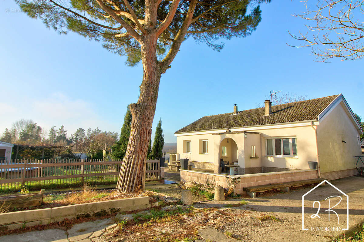 Maison à SIMANDRES