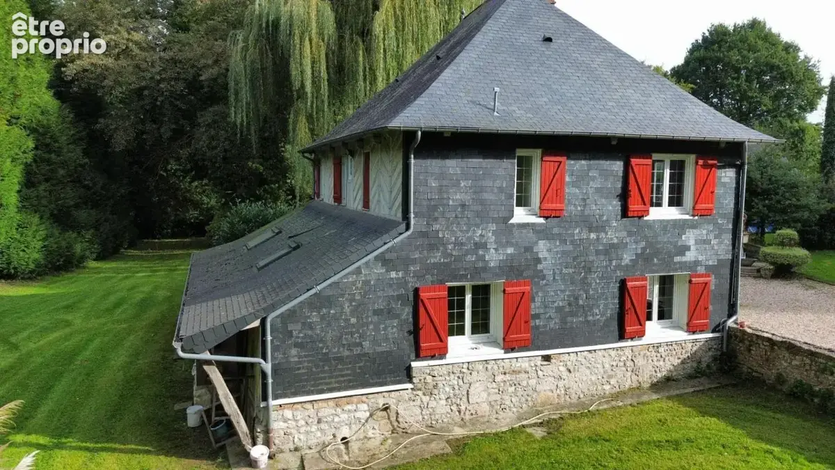 joli manoir de 156 M2 en surface utile avec son annexe sur une terrain d'1,3 hectares arboré - photo 8