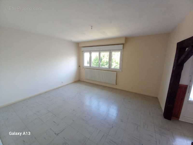 Appartement 77 m² à Delle  - photo 2