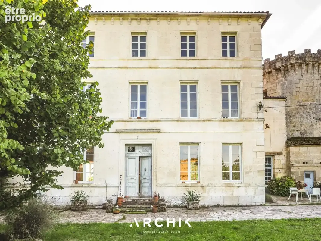 Maison 15 pièces 615 m² à vendre à Dirac (16410) - photo 2