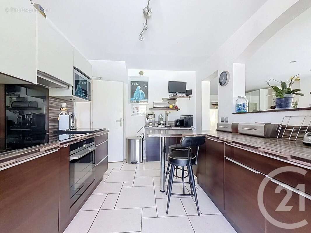 Maison 138 m² à Mouans-Sartoux  - photo 13