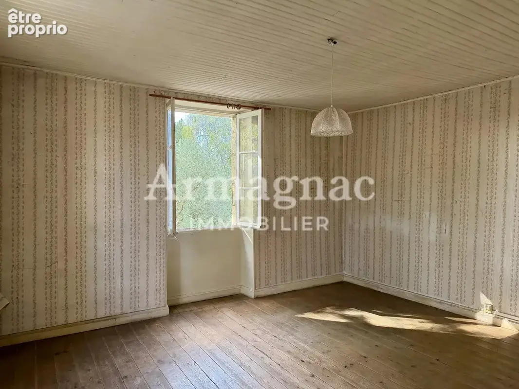 Maison en pierre à rénover avec jardin et dépendances - photo 10