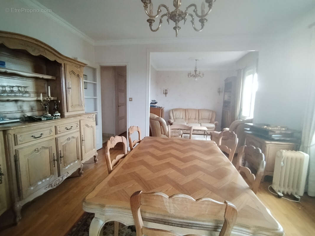 Maison à DONVILLE-LES-BAINS