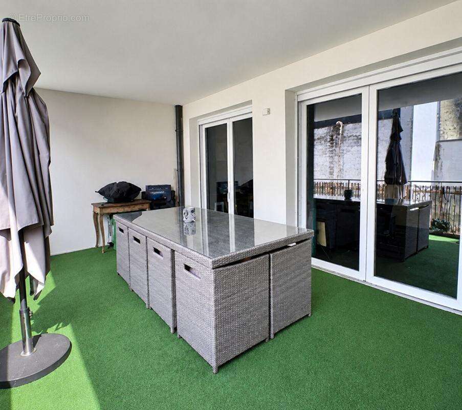 Appartement T3, Hôtel de Ville, Ascenseur, terrasse et parking - photo 5