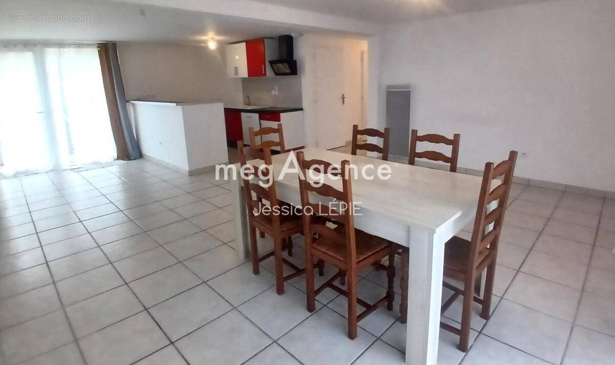 Appartement à AIFFRES