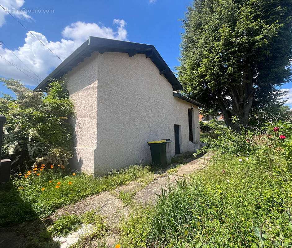 Maison à SAINT-GENIS-LAVAL