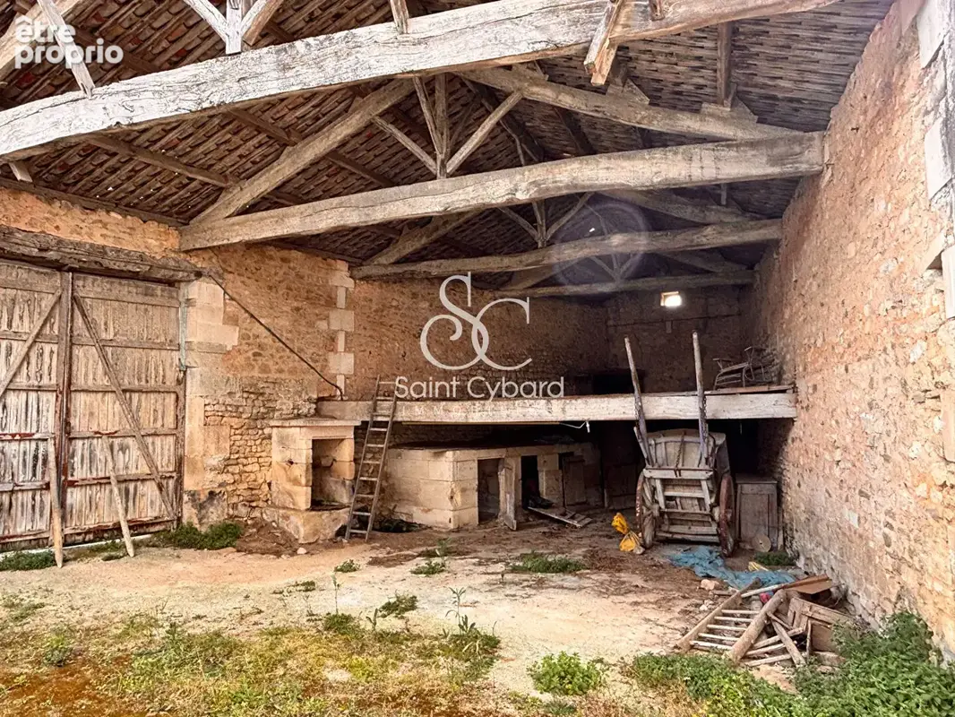 Maison  de caractere à rénover intégralement - photo 3