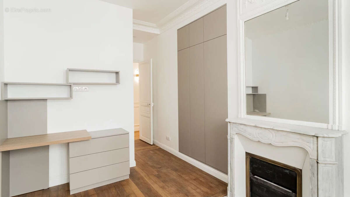 Appartement à PARIS-7E