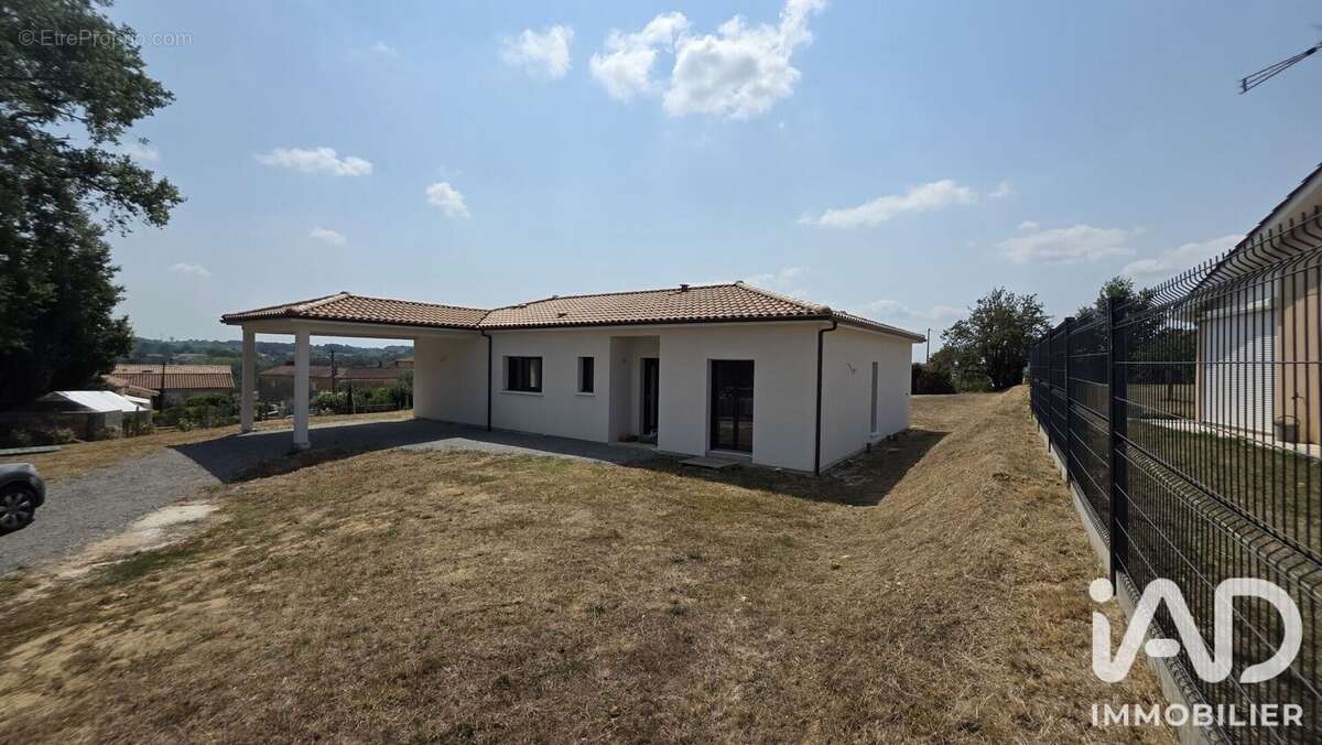Maison 107 m² à Plassac  - photo 8