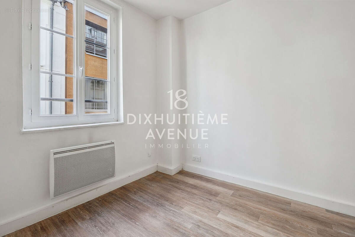 Appartement à PARIS-18E