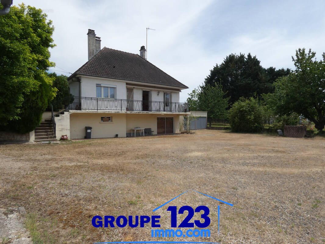 Maison à BRIENON-SUR-ARMANCON